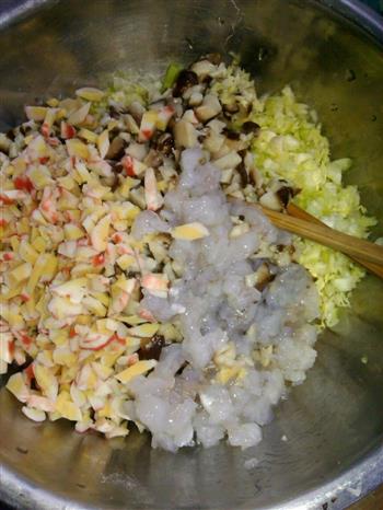 虾仁香菇橄榄菜饺子的做法步骤3