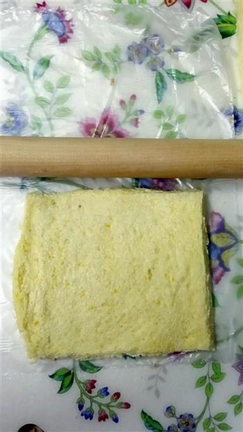 黄油煎-土司香蕉卷的做法步骤3