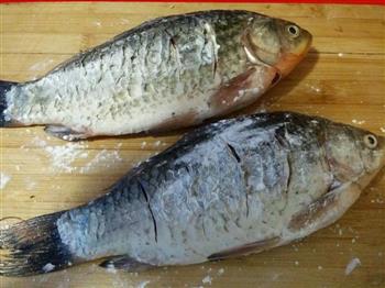 超详细川味酸菜水煮鱼的做法步骤3