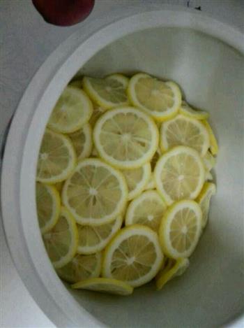川贝冰糖炖柠檬的做法图解2