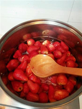 自制美味草莓酱的做法图解3