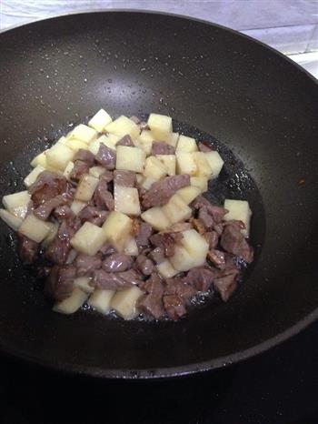 牛里脊炖土豆的做法图解5