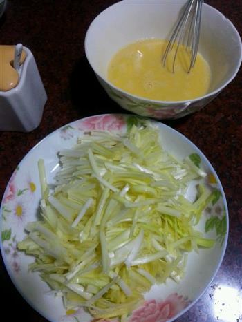 黄韭菜鸡蛋饼-懒人版简单做法的做法步骤1