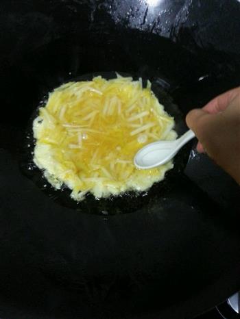 黄韭菜鸡蛋饼-懒人版简单做法的做法步骤4