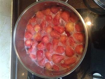 自制草莓罐头的做法步骤3