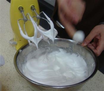 抹茶蜜豆蛋糕卷的做法步骤7