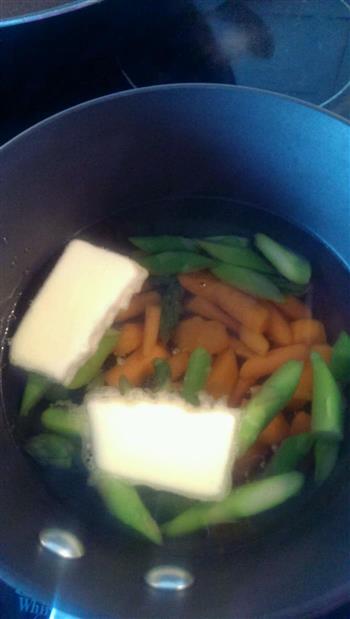 芦笋胡萝卜浓汤的做法步骤3
