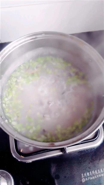 香菇瘦肉粥的做法步骤3