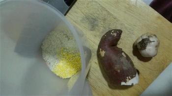 宝宝辅食-红薯稀饭的做法图解1