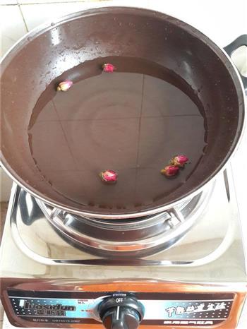 玫瑰红枣汤圆的做法步骤1