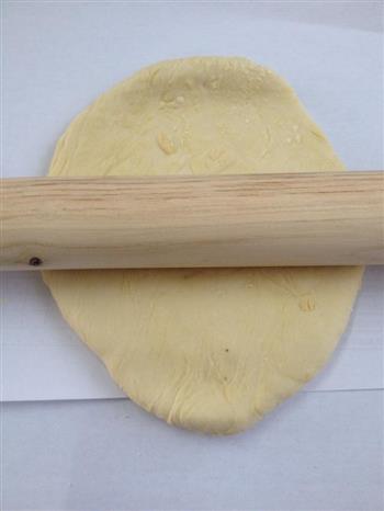 荔枝干面包卷的做法步骤2