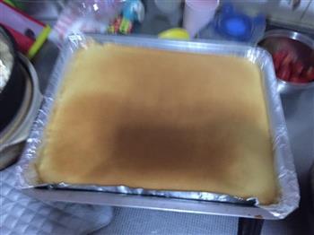 奶油水果蛋糕卷的做法步骤6