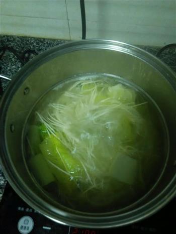 酸菜清汤面的做法步骤2