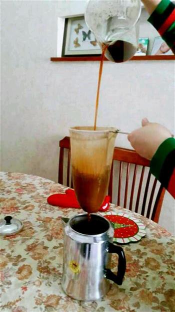港式丝袜奶茶的传统做法的做法步骤4