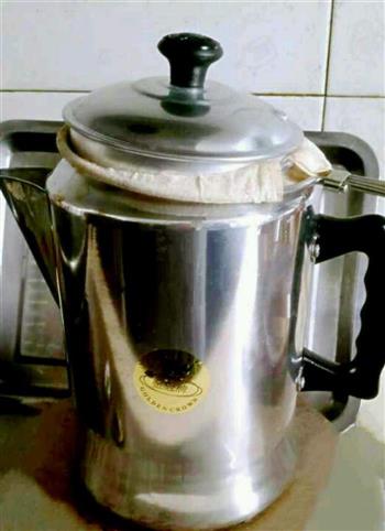港式丝袜奶茶的传统做法的做法步骤5