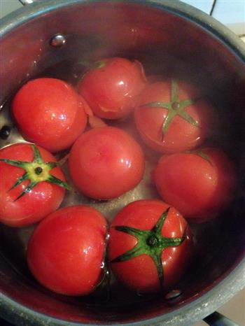 番茄西葫芦菌菇汤的做法步骤1