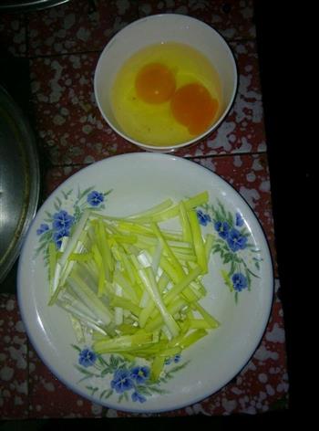 韭黄炒蛋的做法步骤1