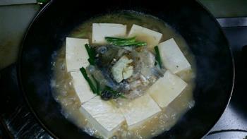 鱼头豆腐汤香浓型的做法图解8