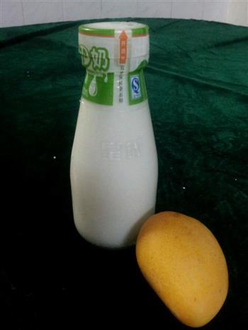 芒果牛奶的做法图解1