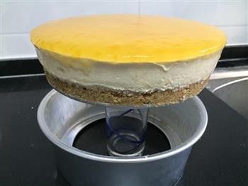 芒果乳酪慕斯蛋糕的做法步骤14