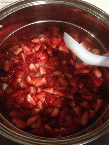 爱心草莓酱的做法图解1