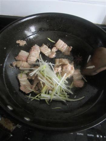 平民餐桌上的小幸福-酸菜炒肉的做法图解3