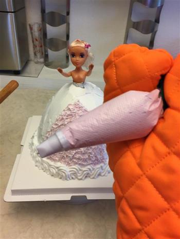 芭比公主蛋糕的做法步骤10