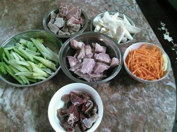 紫薯、山药排骨汤的做法步骤1