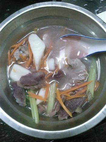 紫薯、山药排骨汤的做法图解4