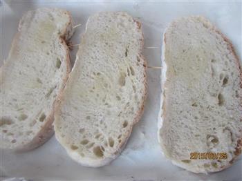 蒜蓉培根面包片的做法步骤4