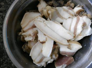 蕨菜炒腊肉的做法步骤2