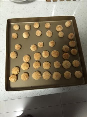 蛋挞的绝配，蛋白椰丝球的做法步骤6