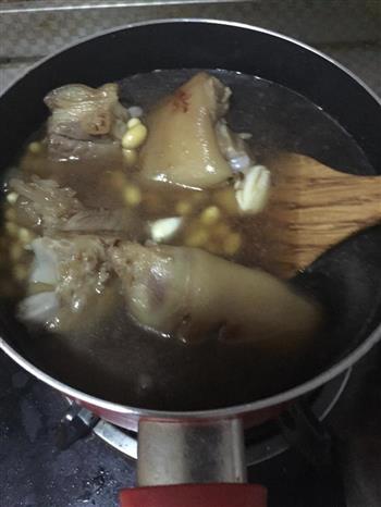 红烧猪脚炖黄豆的做法步骤6