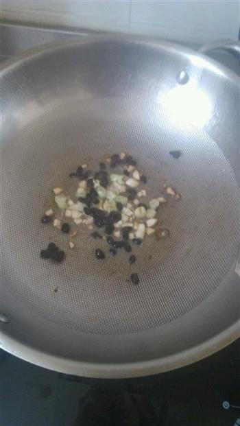 豆豉青椒炒腊肠的做法步骤5