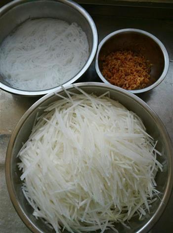 萝卜丝海米包子的做法步骤2