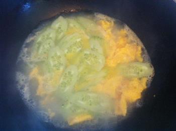 宝宝爱吃-黄瓜鸡蛋汤的做法步骤4