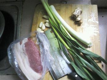 四川家常回锅肉的做法步骤1