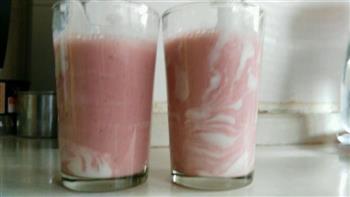 代餐草莓奶昔的做法步骤4