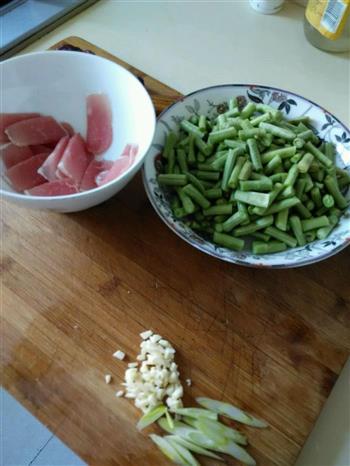 肉炒豇豆的做法步骤1