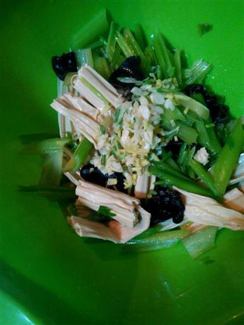 芹菜拌腐竹的做法步骤3