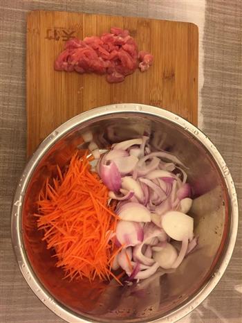 洋葱胡萝卜炒肉丝的做法步骤2
