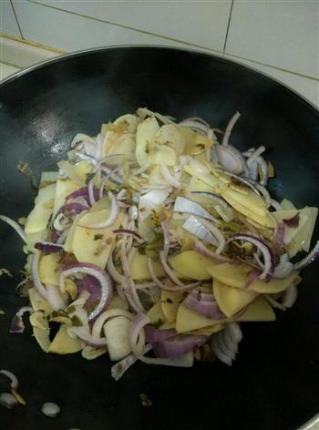 洋葱炒土豆片的做法步骤8