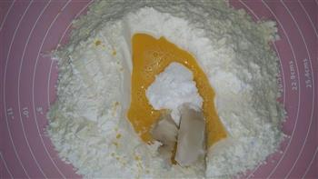 奶香椰蓉老婆饼的做法步骤9