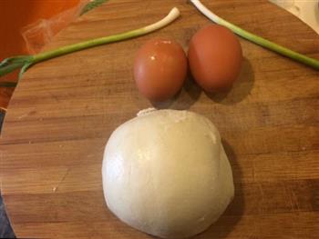 鸡蛋炒馒头丁的做法步骤1