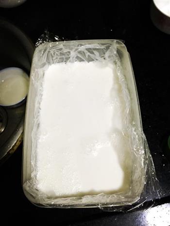 超简单的椰奶冻的做法步骤3