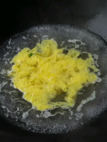 菊叶蛋汤的做法步骤2
