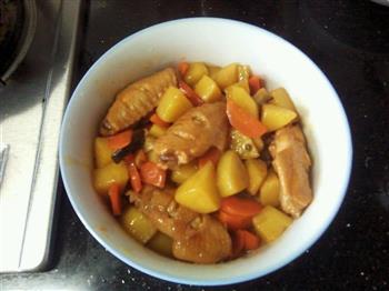 胡萝卜土豆焖鸡翅的做法步骤4