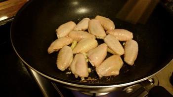家常煎鸡翅的做法步骤2