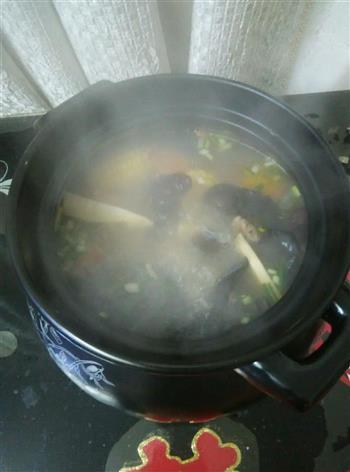 复式砂锅炖鸡汤的做法步骤7