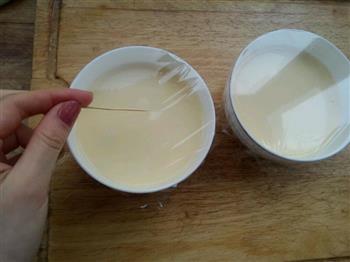 蜂蜜牛奶炖蛋的做法步骤5